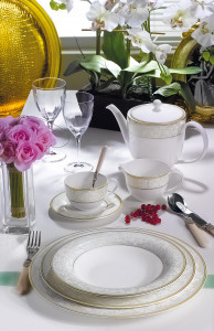 Столовый сервиз на 12 персон, 39 пр, Royal Bone China, Oriental amari