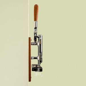 Штопор настенный глянцевый с деревянным креплением, серебряный, коричневый, 90х115х595 мм, BOJ, Professional Wall-mounted Corkscrew with Wood